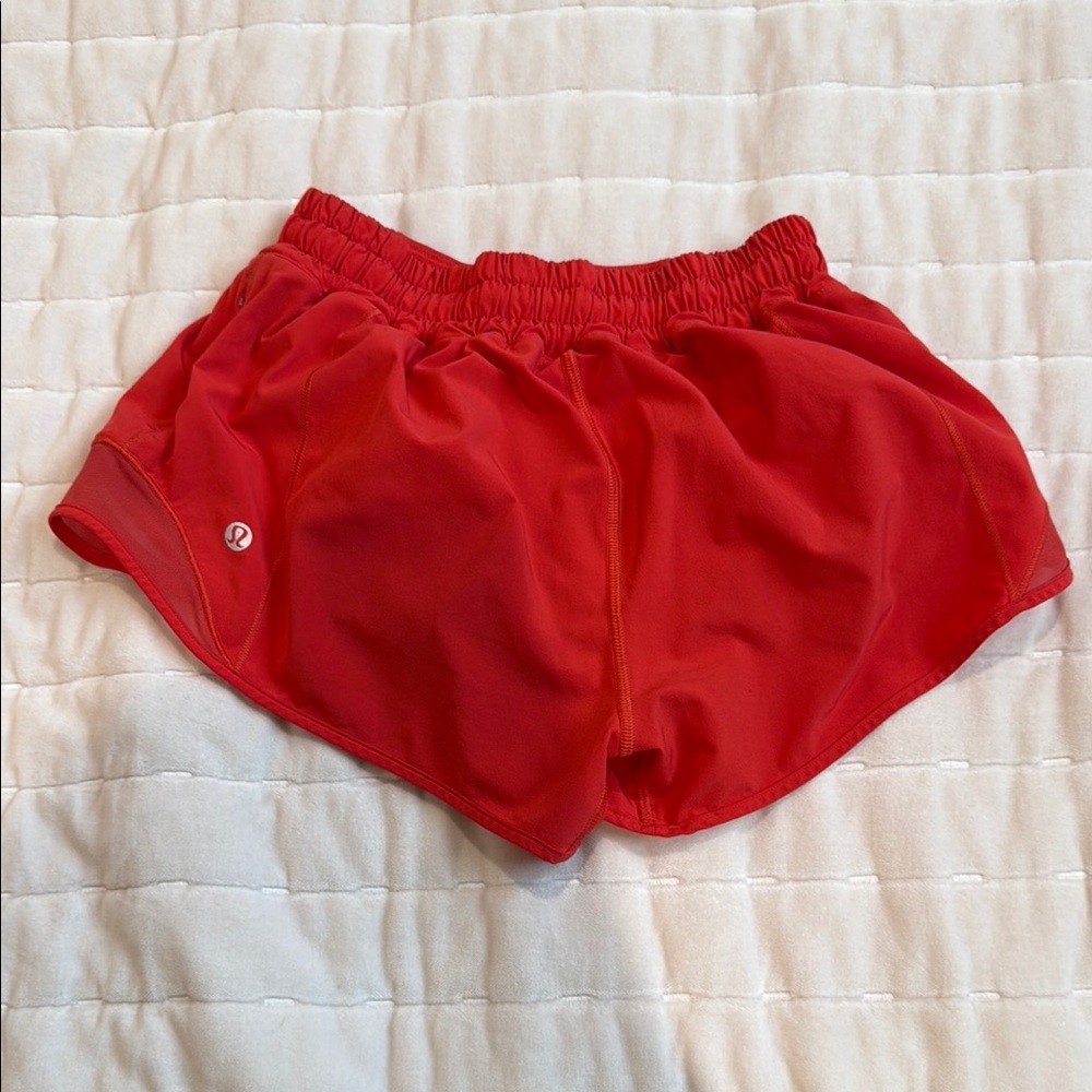 lululemon carnation red hotty hot shorts size 4